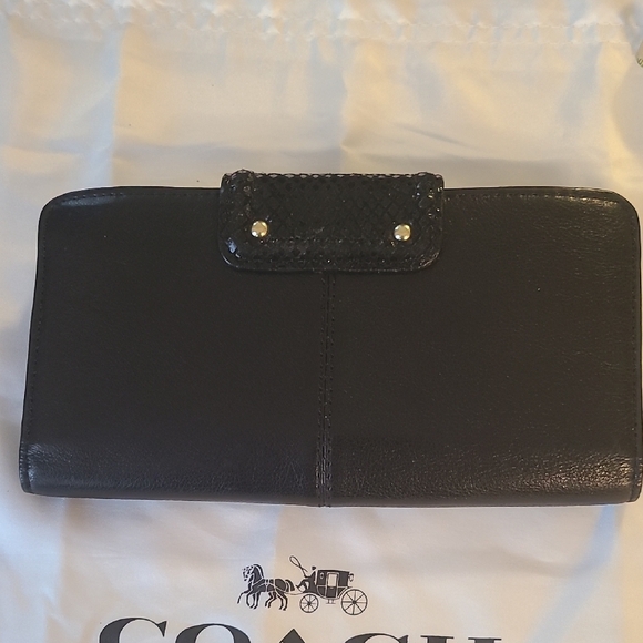 Coach Black Leather Women's Wallet - Picture 2 of 8
